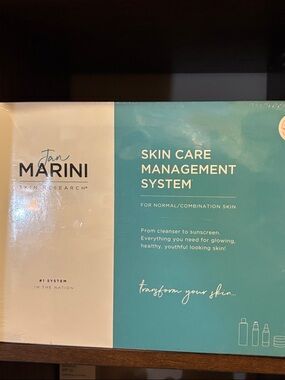 Jan Marini Research Skin Care Management System Normal/Combinatiion Skin spf 33
